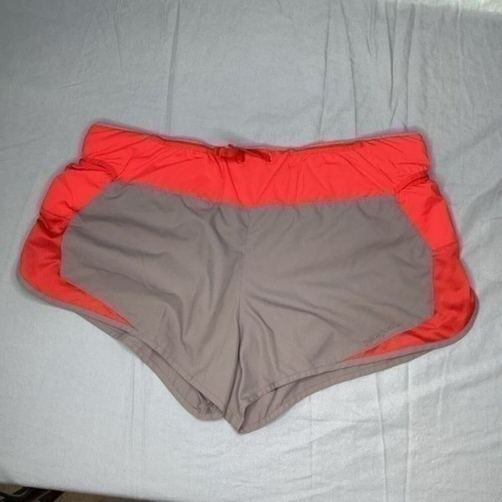 Ladies Patagonia Strider Running Shorts Gray/red Medium‎